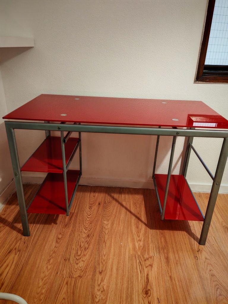 Secretaria em vidro