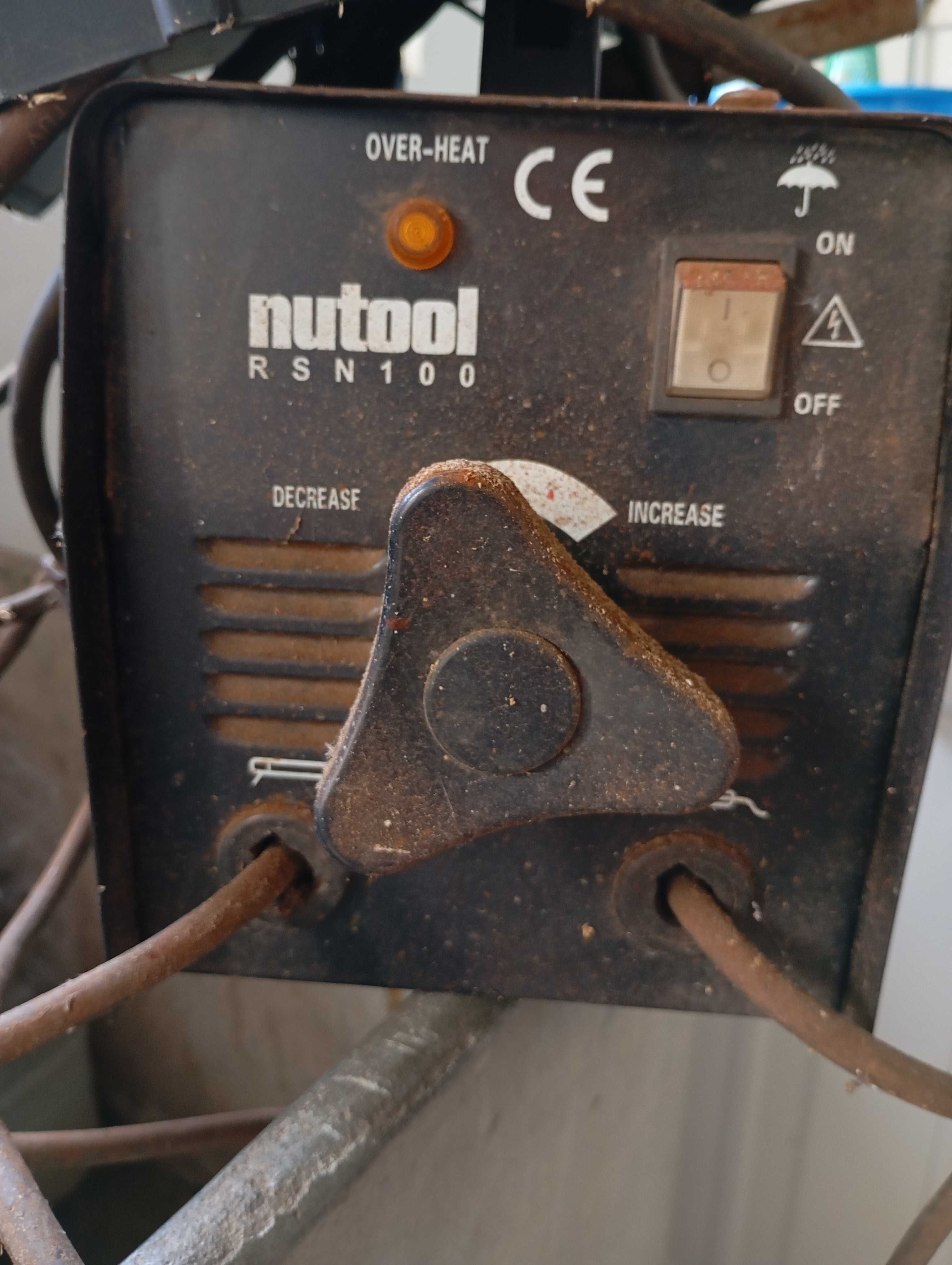 Máquina de soldar a eletrodos