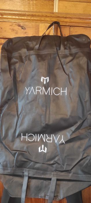 чорний костюм гофрований