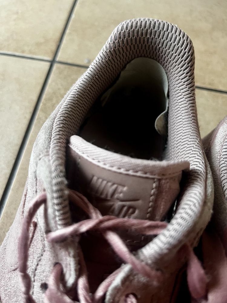 NIKE air force zamszowe