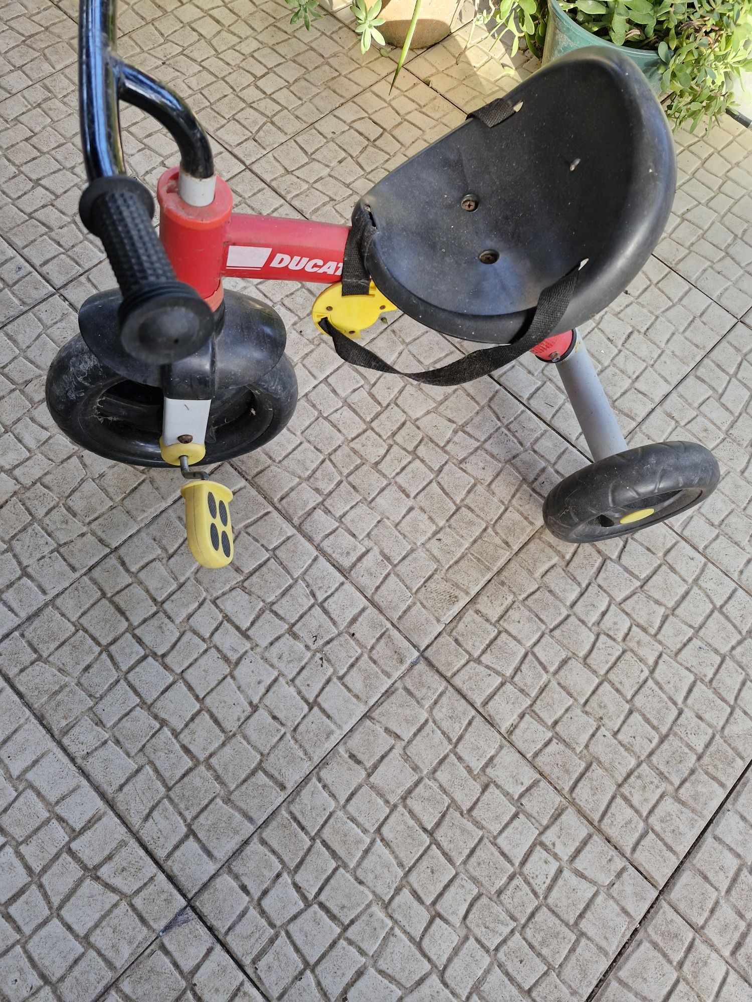 Triciclo Ducati Chicco