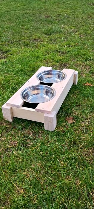 Podstawa do misek dla psa miski w komplecie o średnicy 22cm