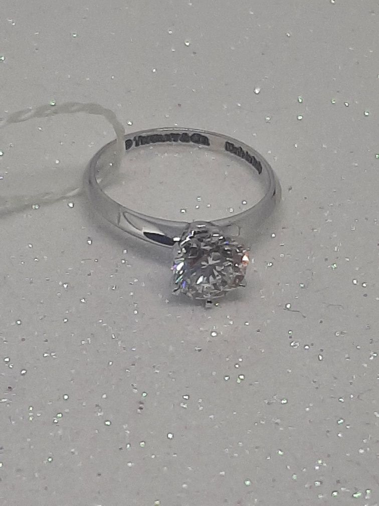 Золотое кольцо 1.35 ct. бриллиант. Tiffany.