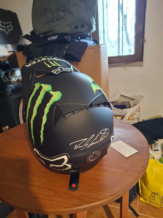 Capacete Fox Monster v3 RC novo
