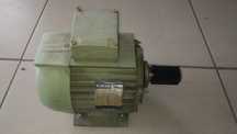 Motor elétrico trifásico