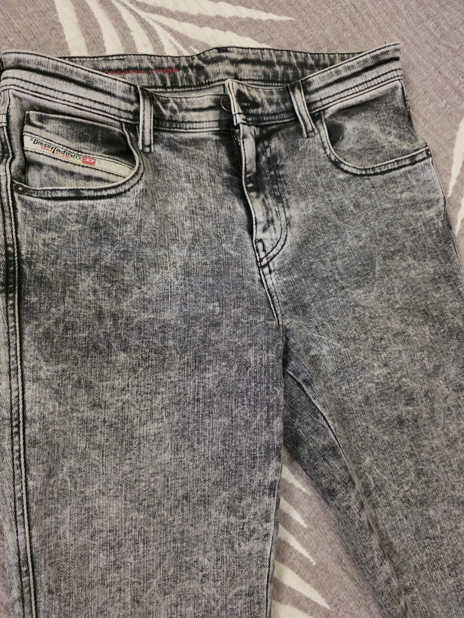 Продам жіночі джинси Diesel ( оригінал)  27р.