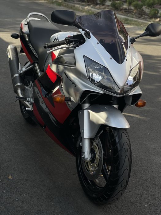 Honda cbr 600 f4i