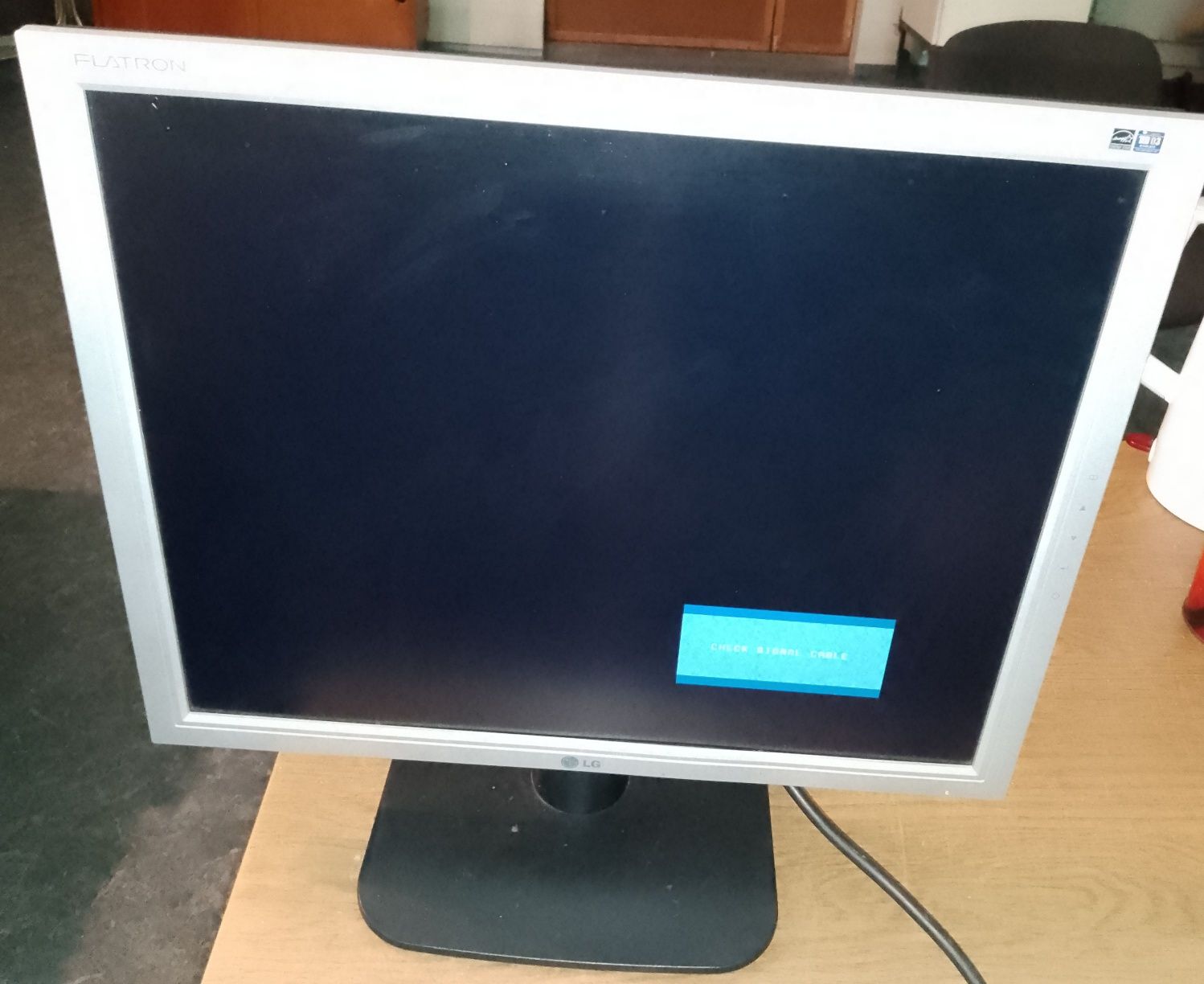 Монітор ПК LG Flatron L1918S