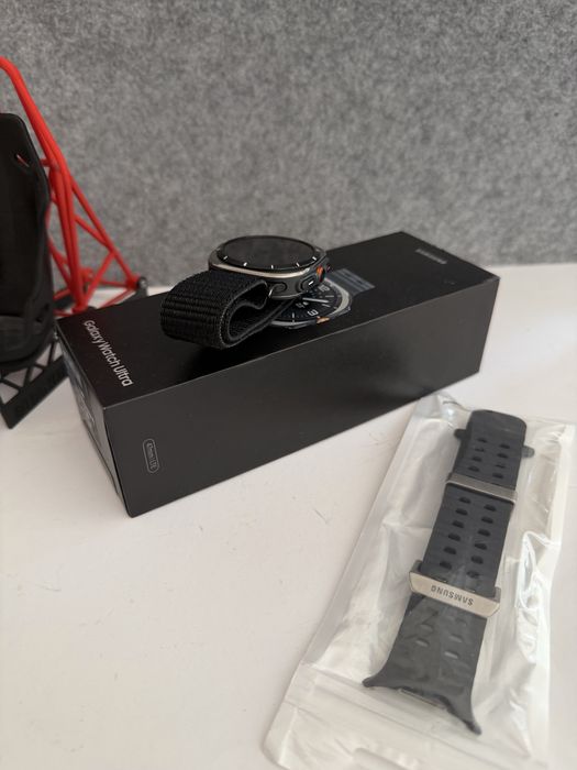 Troco/Vendo Samsung Galaxy Watch Ultra Titanium Silver