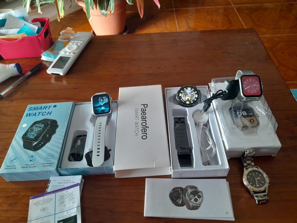 Relógios digitais smart watch.