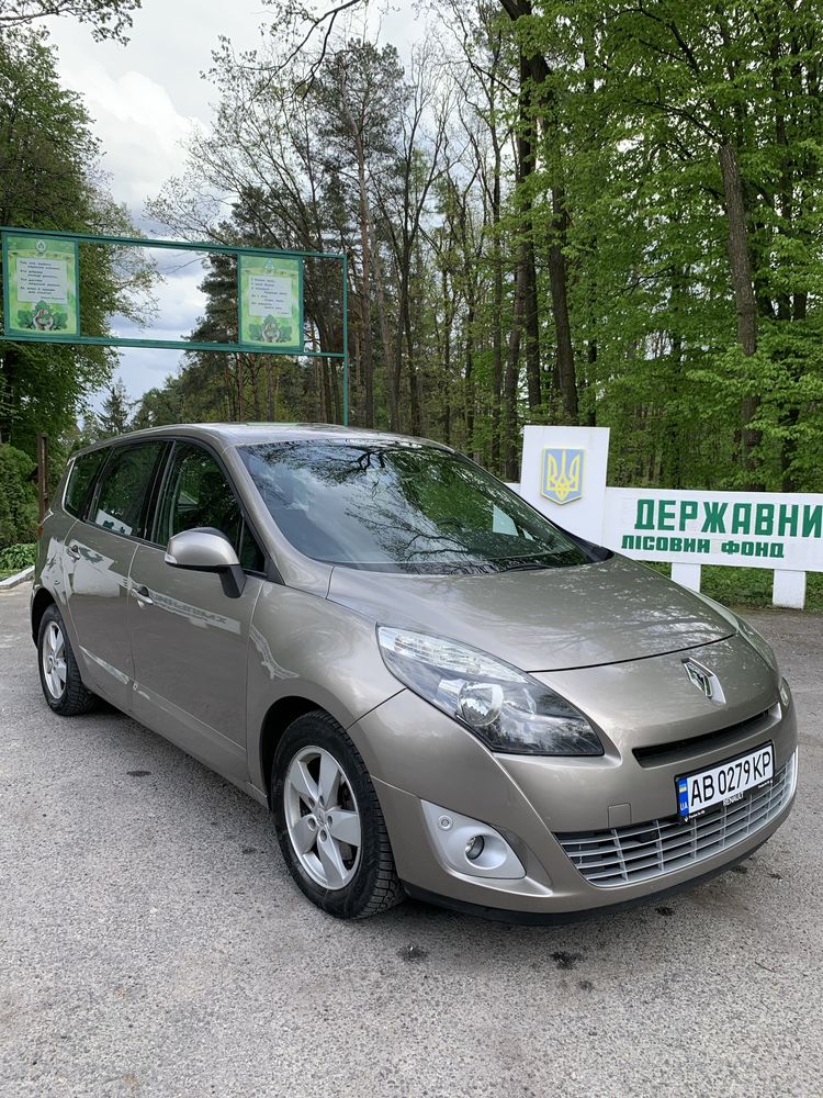 Свіжопригнаний Renault Grand Scenic 2011 1.9 DCI