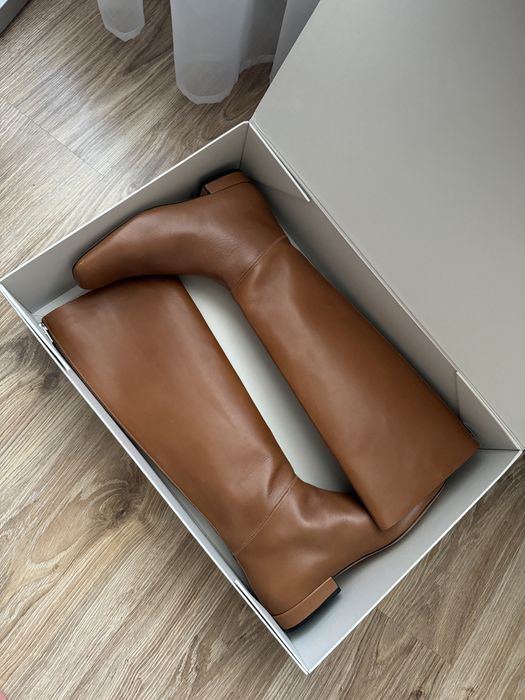 Шикарні чоботи celine з натуральної шкіри, стан 10/10