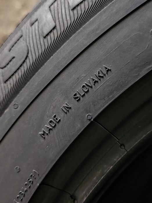 Зимова пара 235/65r17 Semperit | 7.5mm | 2023 Slovakia | Преміум шини