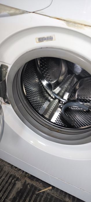 Продам стиральную машину indesit  б.у.