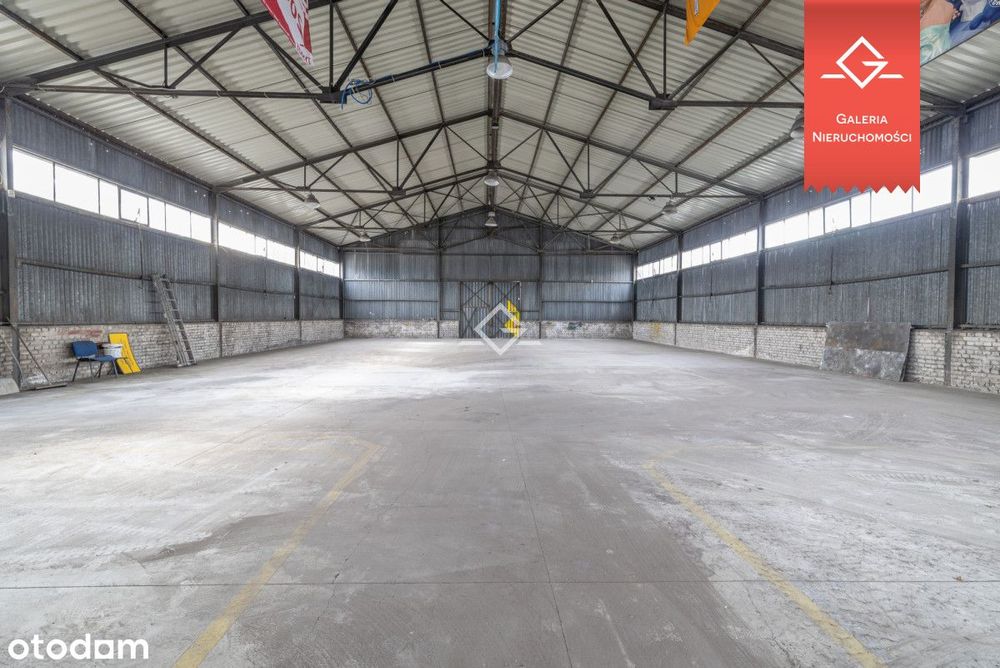 wyposażona hala| wysoki sufit|regały|parking| s7