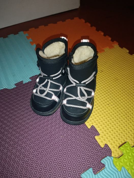 Зимние детские  сапоги,угги 25 размер