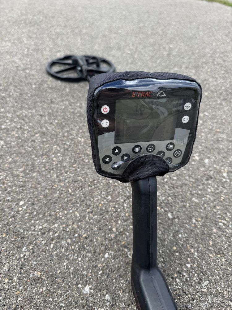 Металошукач minelab E-Trac