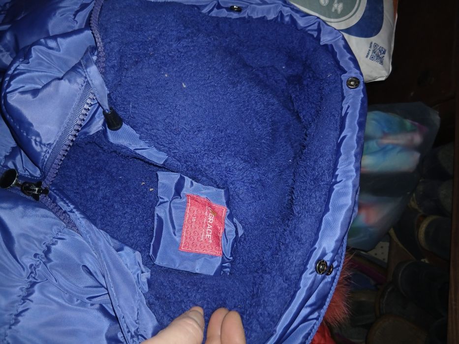 Куртка зимова, хутро втрачене. Безкоштовно