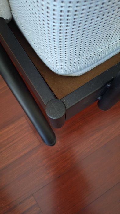 Cama de casal em metal