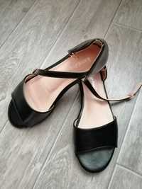 Продам босоножки сандали женские чёрные  37 размер
