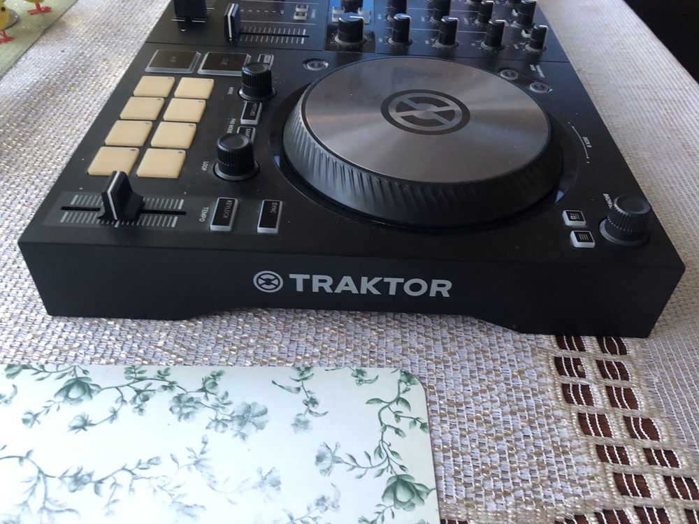 Mikser Native Instruments Traktor Kontrol S2 MK3 2 - kanałowy