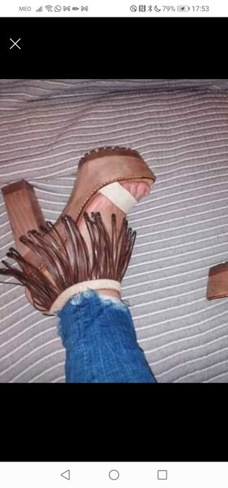 Sandálias Xuz Novas muito giras em caixa