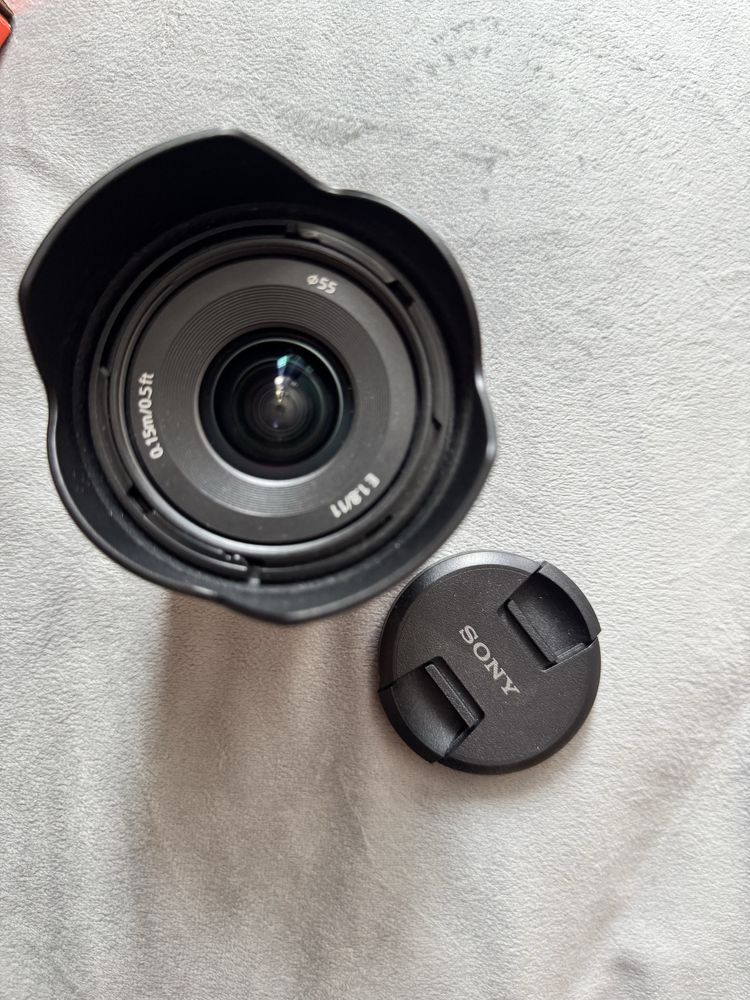Обьектив SONY  Е11 мм F1.8 Широкоугольный, в идеале,еще на гарантии