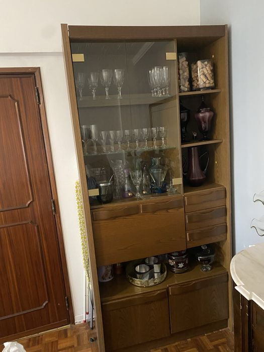 cristaleira / armário de vidro p/ louça