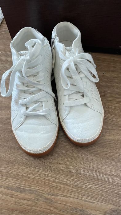 Кеди шкіра білого кольору - стан як нові