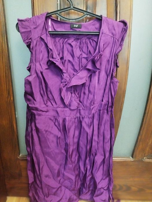 Отдам бесплатно женские платья р.46-50