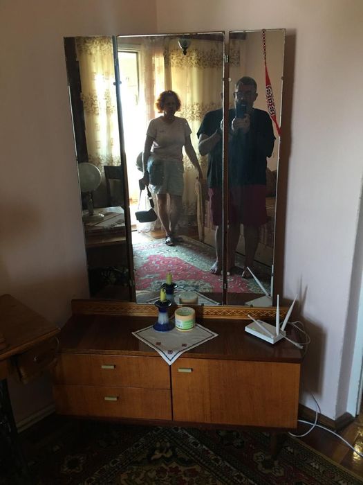 Трюмо для спальноі кімнати