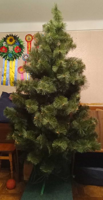 Искусственная сосна 1,8+подарки