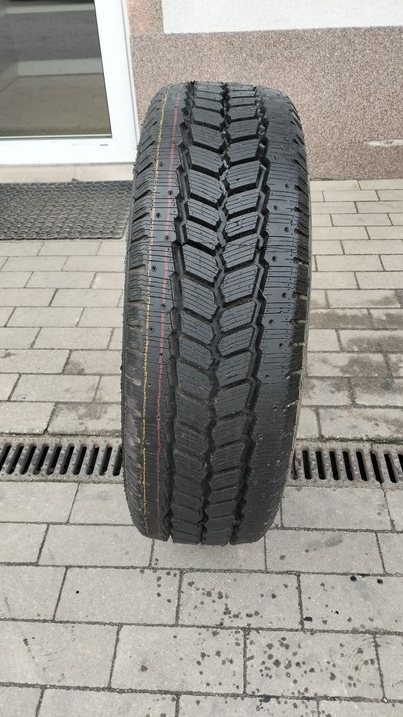 235/65R16C opona bieżnikowana pojedynka