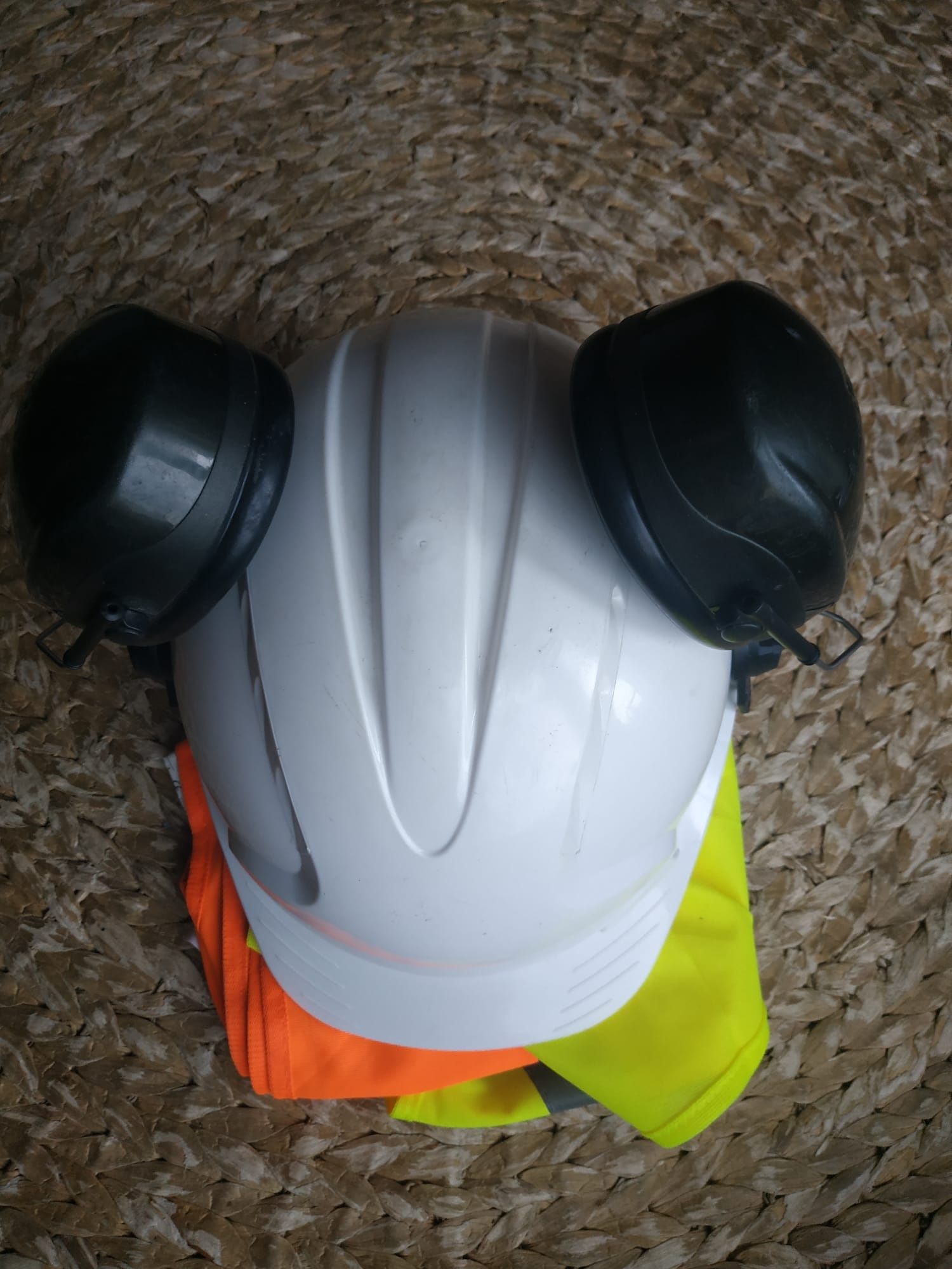3M Peltor Optime II H520P3 Nauszniki przeciwhałasowe nahełmowe + kask