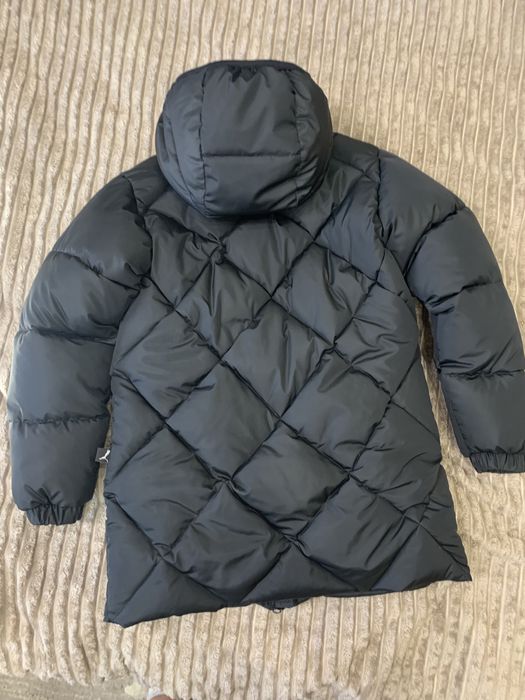 Удлиненный Пуховик Puma на девочку  Чорно- розовый. 134-140