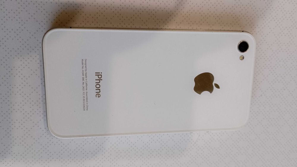 Смартфон Apple iPhone 4 8GB CDMA