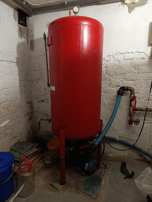 Sprzedam kompletny hydrofor 300 l