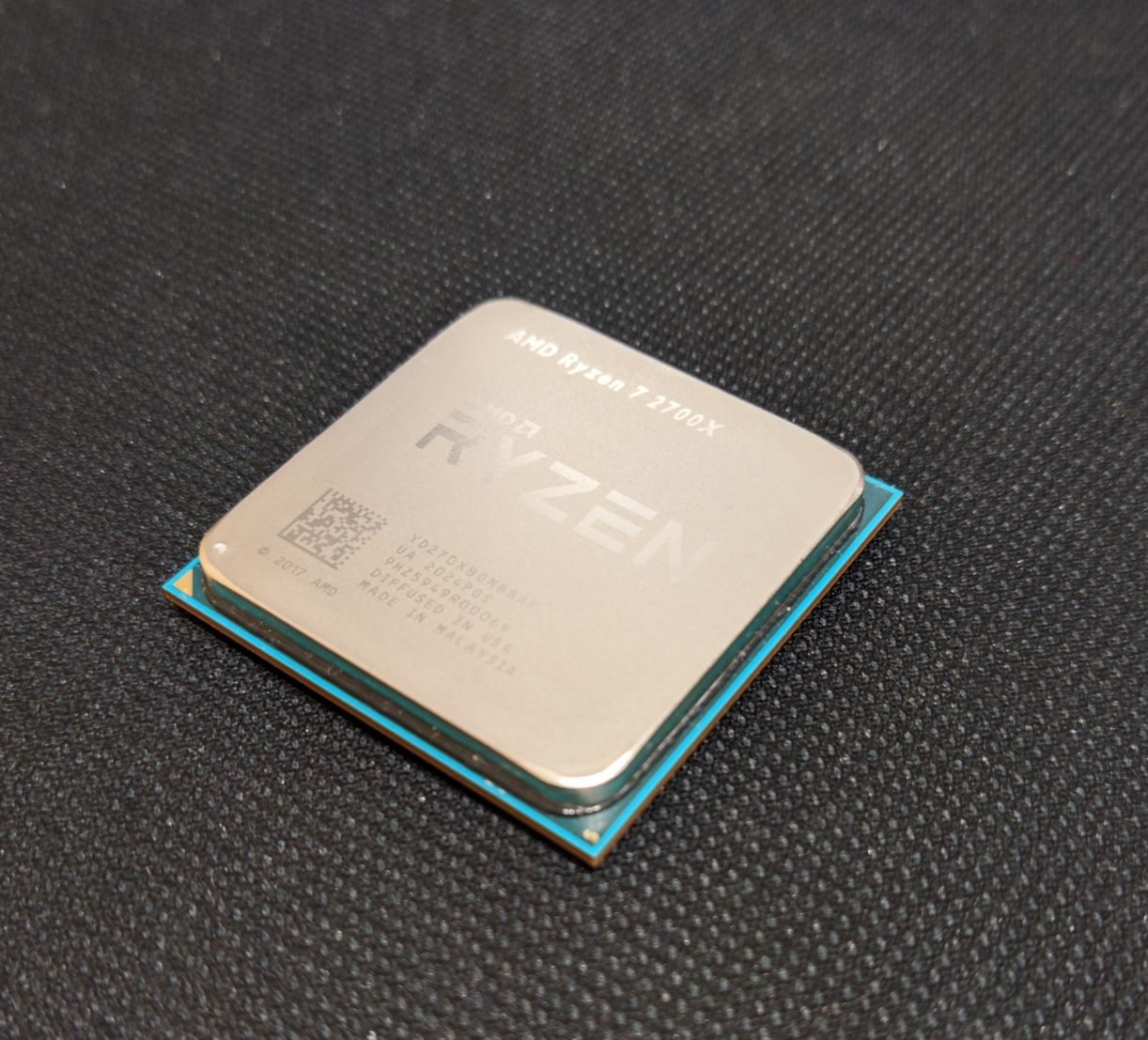 Ryzen 7 2700X повний комплект