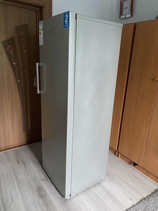 Продам морозильну камеру BEKO