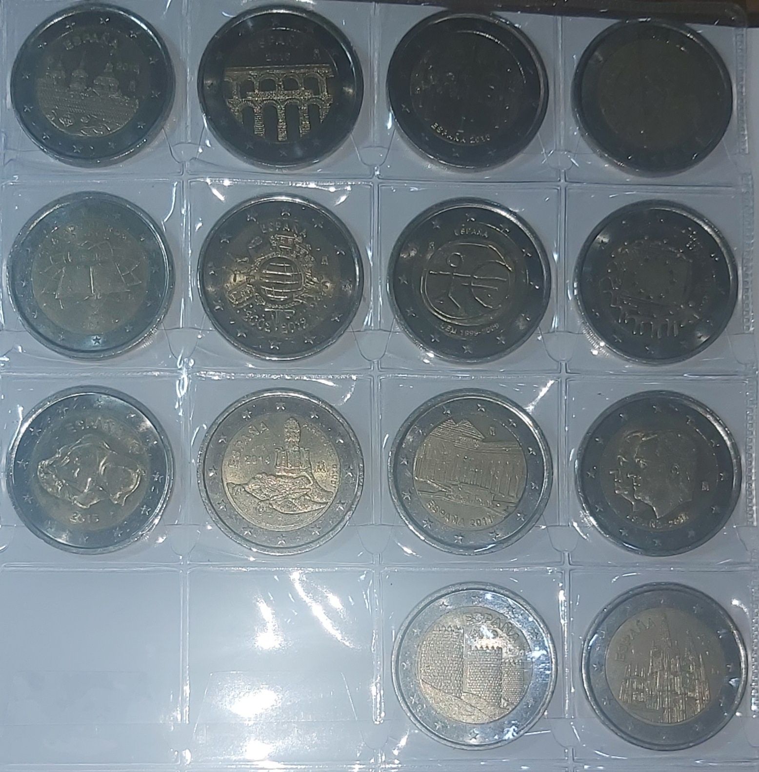 Vendo moedas comemorativas de 2 euros algumas (UNC)