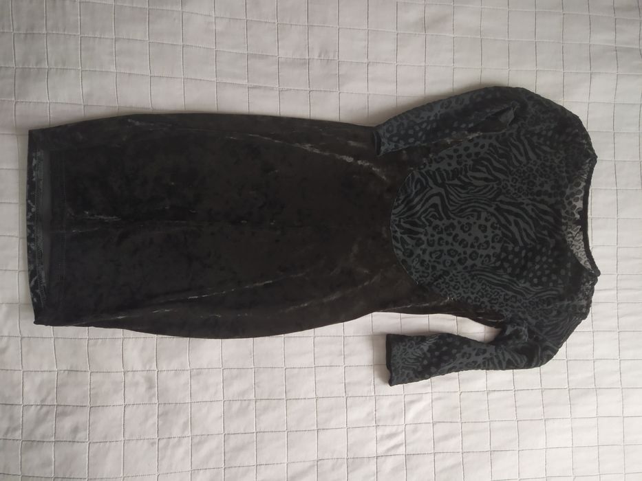 Welurowa sukienka mała czarna, efektowne plecy r. S River Island