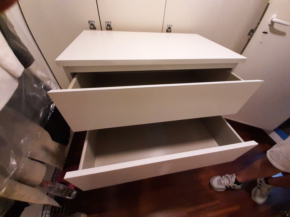 Cómoda IKEA Malm 4 gavetas