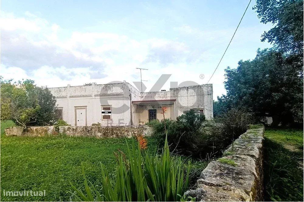 Casa independente T3 com logradouro e terreno em Bordeira, Faro, Algar