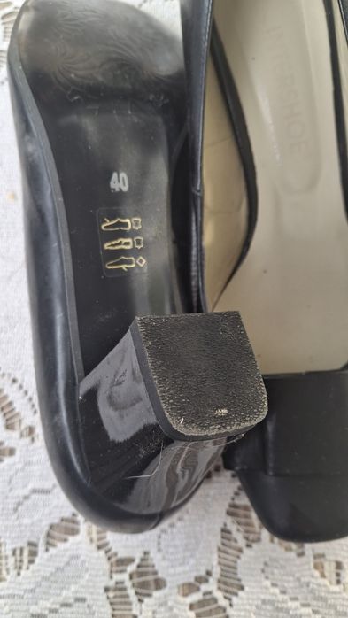 Czółenka skorzane rozmiar 40