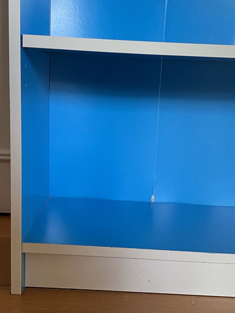 Estante BILLY azul e branca IKEA