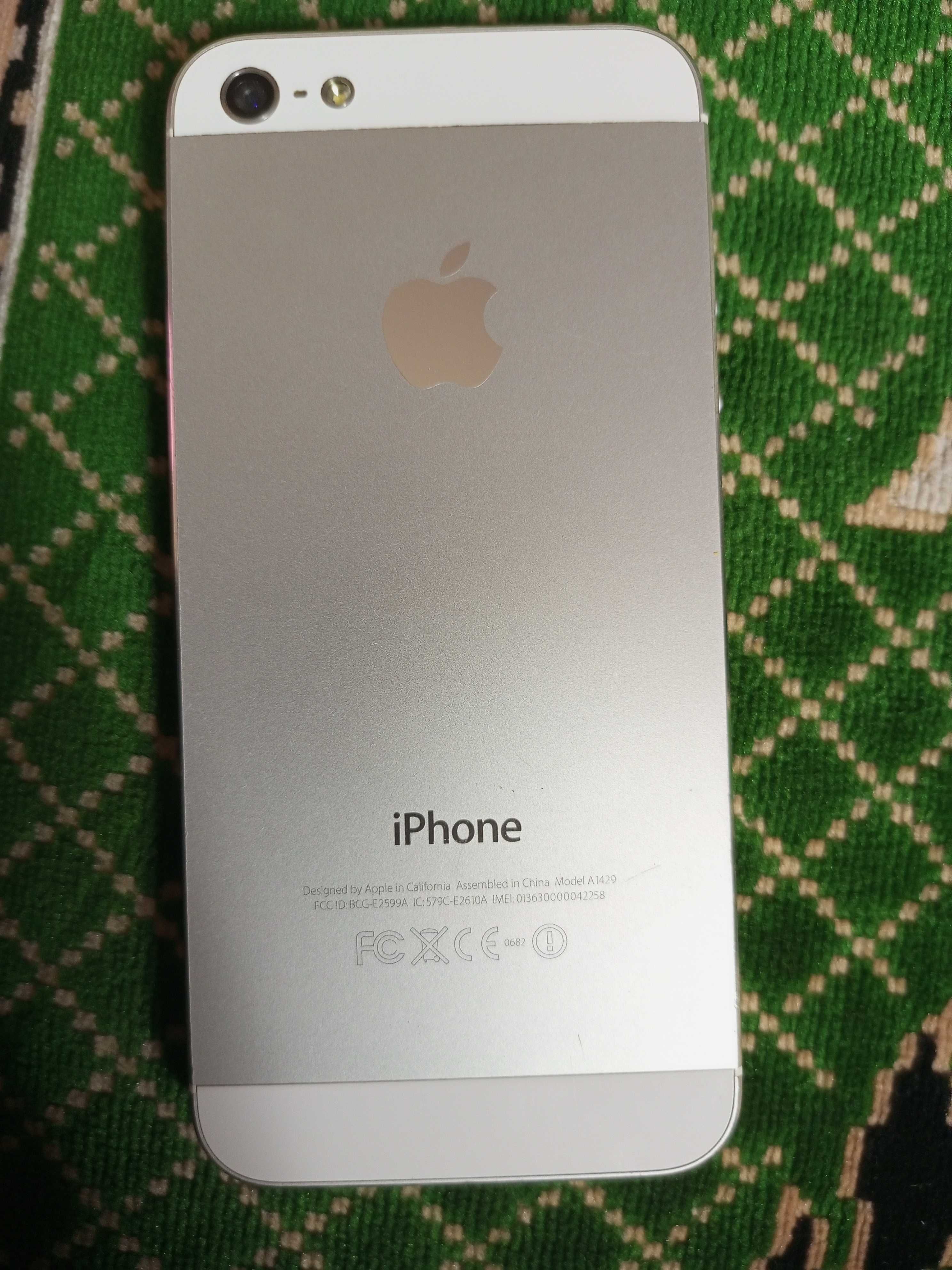 Продаю IPhone 5 16GB