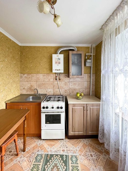 Продається квартира по вул. О.Пчілки . 38 м2