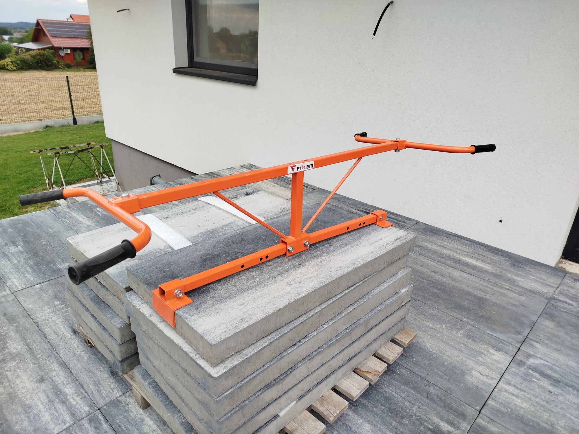 Chwytak brukarski wzdlużny do krawężników 600mm do 1000mm 130kg