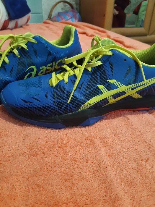 Красовки ASICS волейбольні