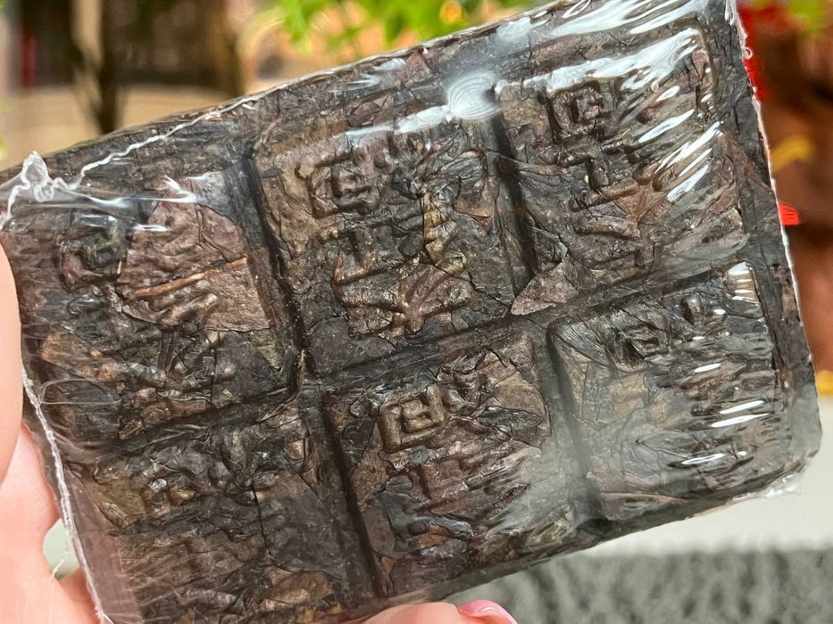 Китайський натуральний чай Да Хун Пао повіт Уїшань, цегла 50 грам